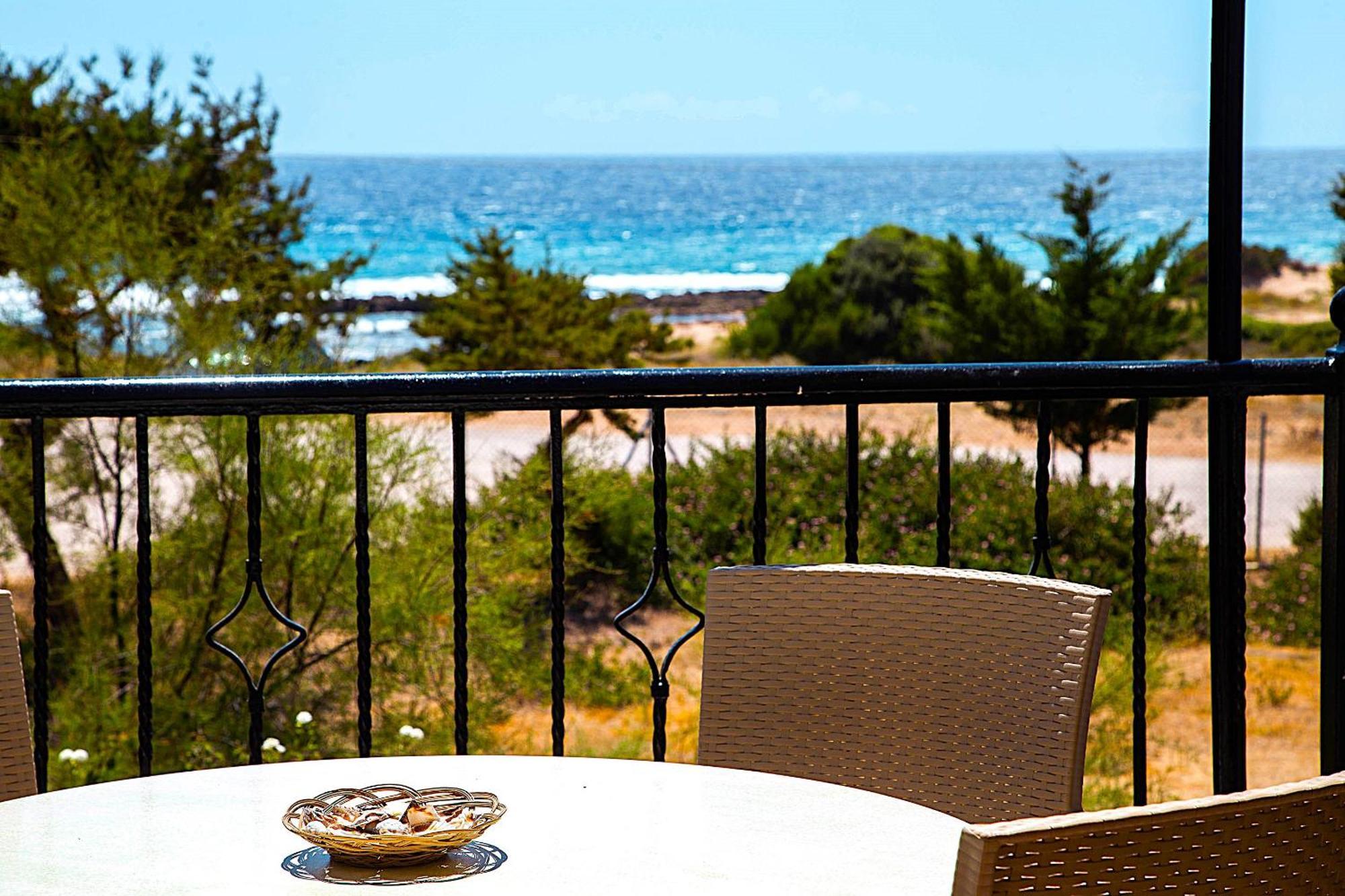 Romanos Beach Villas Екстериор снимка