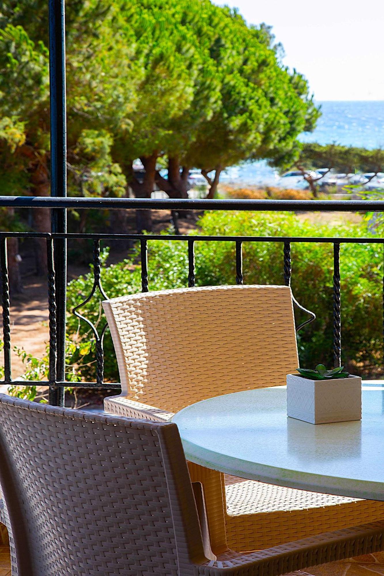 Romanos Beach Villas Екстериор снимка