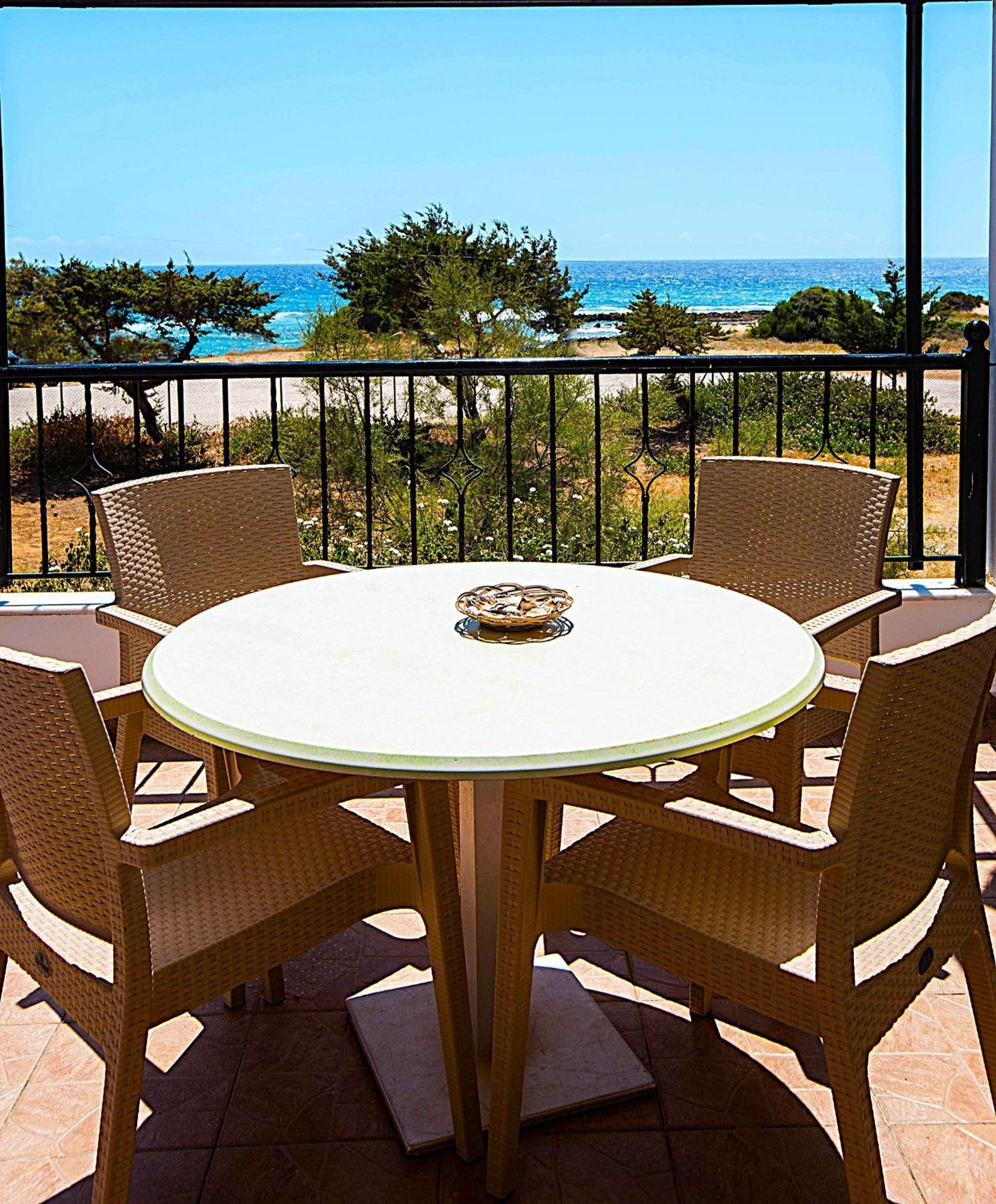 Romanos Beach Villas Екстериор снимка
