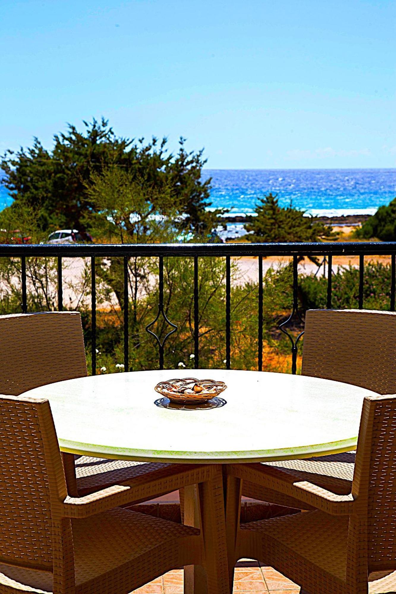 Romanos Beach Villas Екстериор снимка