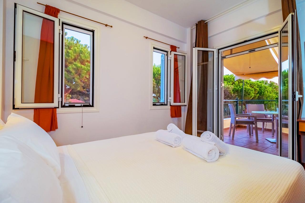 Romanos Beach Villas Екстериор снимка