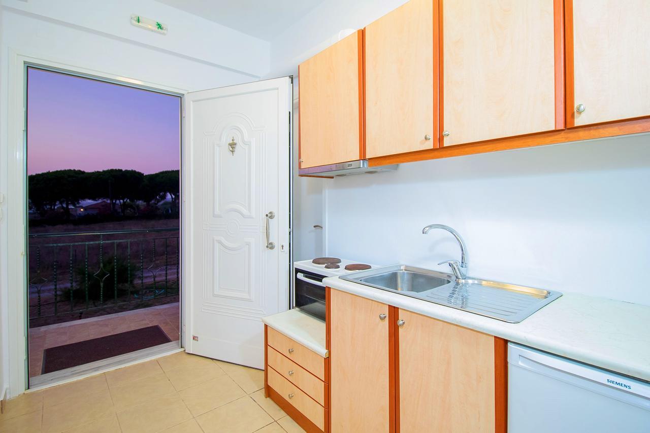 Romanos Beach Villas Екстериор снимка