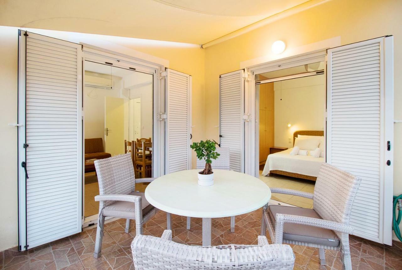 Romanos Beach Villas Екстериор снимка