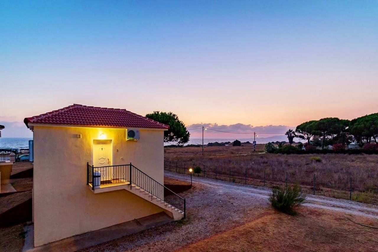 Romanos Beach Villas Екстериор снимка