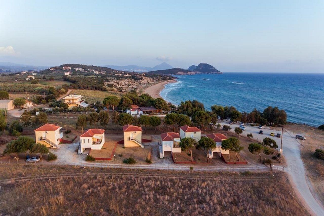 Romanos Beach Villas Екстериор снимка